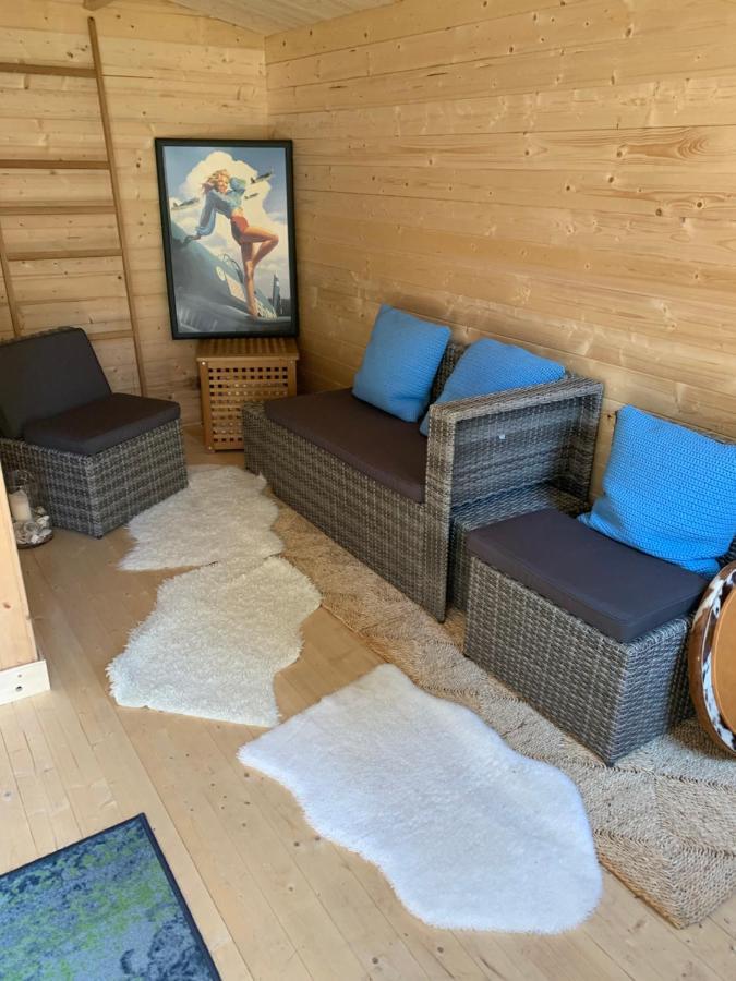Das Haus Am Teich Besitz Luaran gambar
