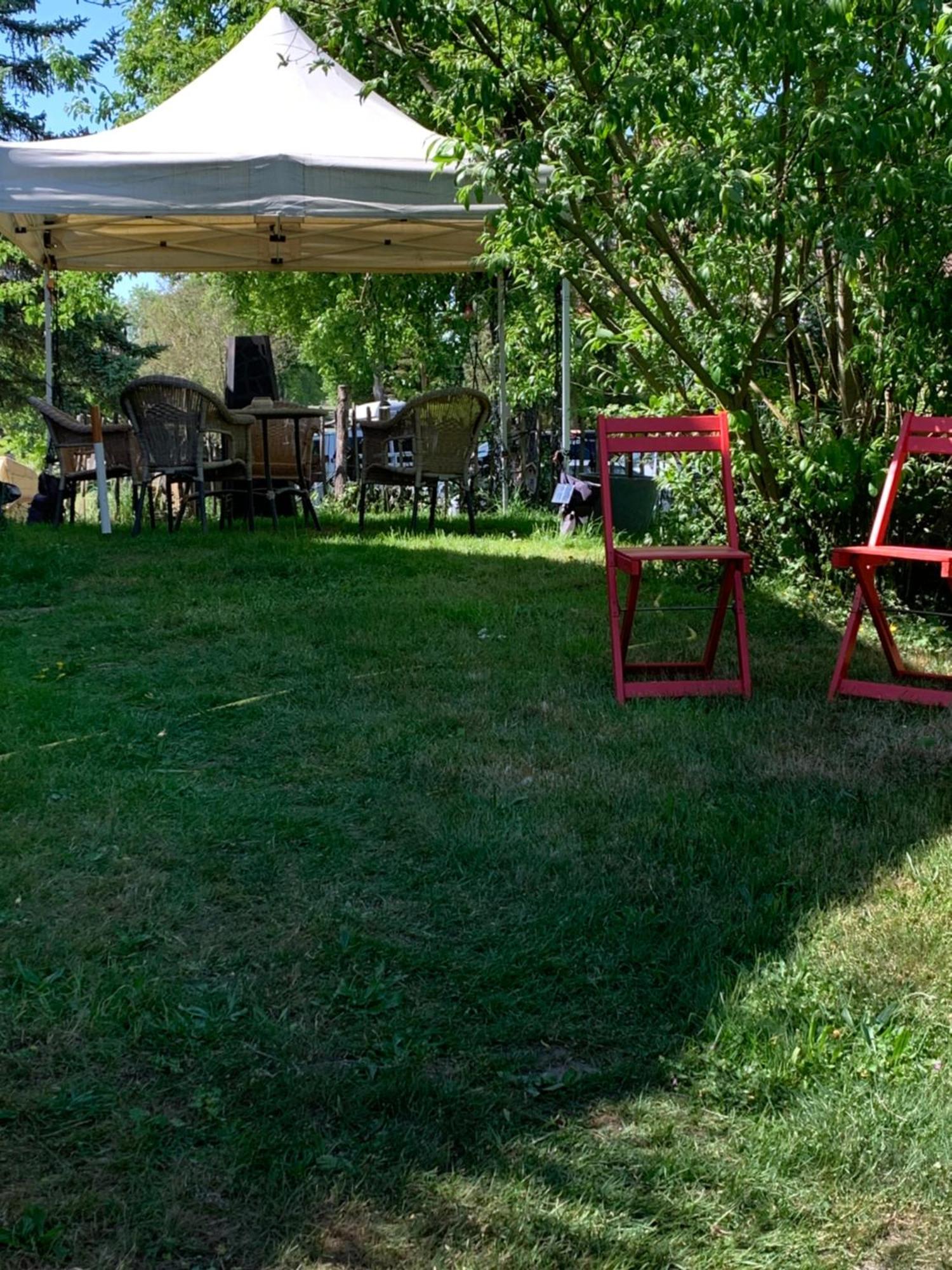 Das Haus Am Teich Besitz Luaran gambar